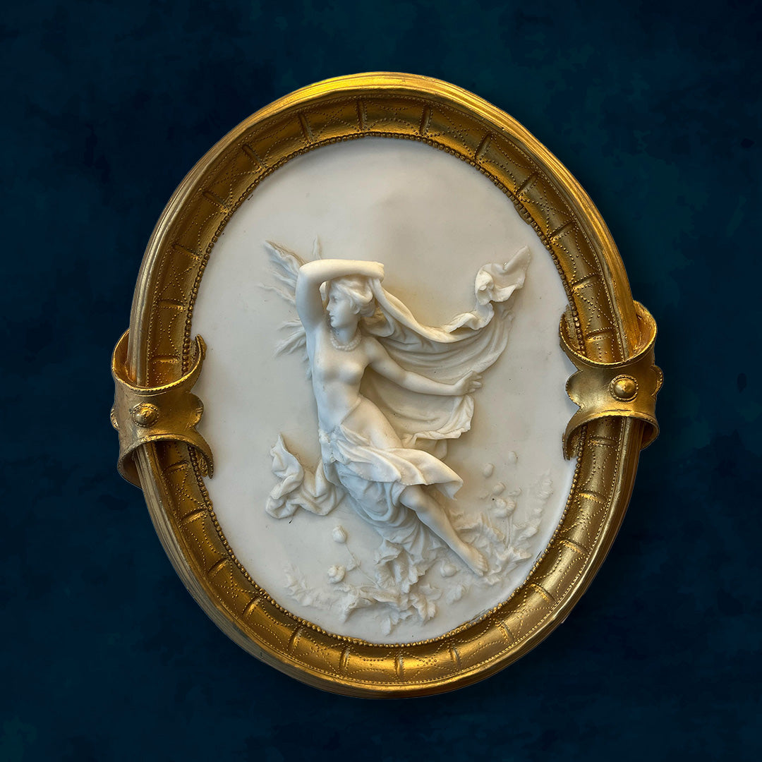 White and Golden European Oval Wall Decoration Plate with European Figurines - EA12